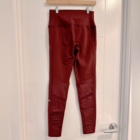 Alo Moto Leggings - Picture 3 of 5